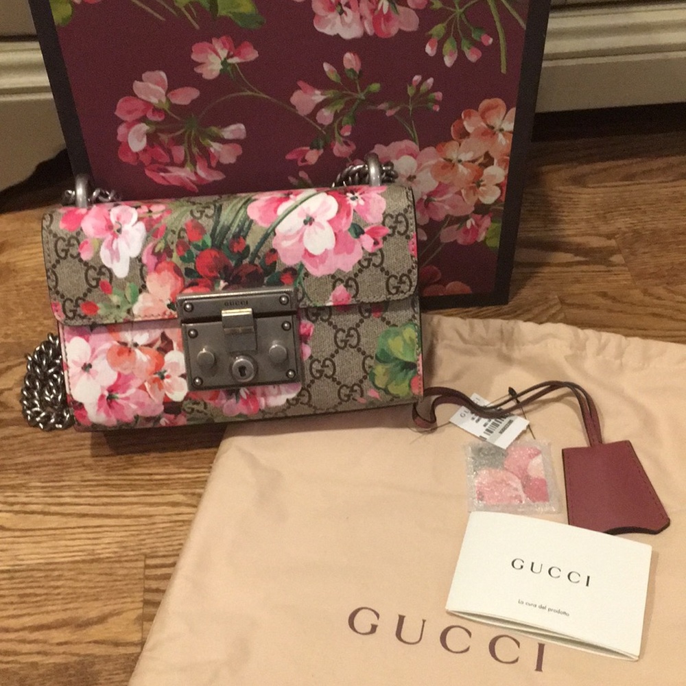 Gucci GG Blooms Small Padlock Shoulder Bag - Picture 5 of 8